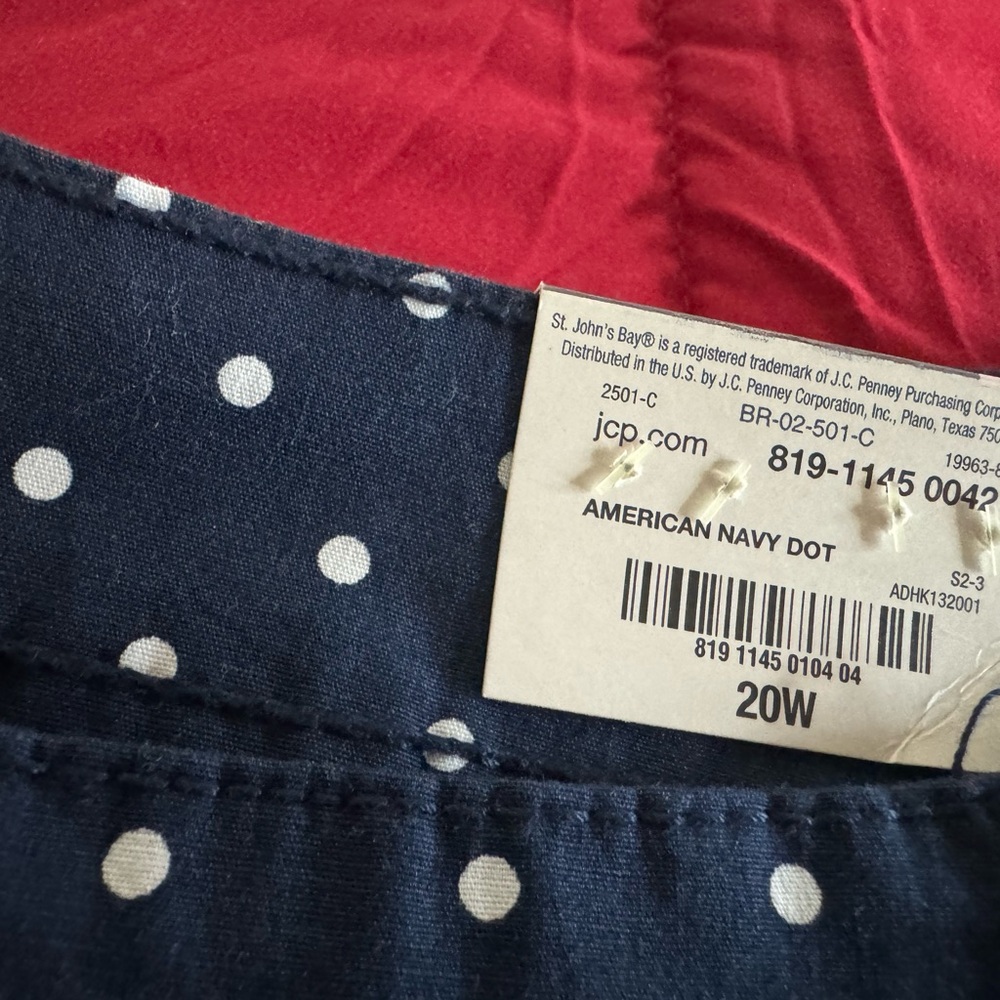 St. John's Bay St Johns Bay Shorts Ladies 20W Navy White Polka Dot Light Weight - Picture 4 of 5